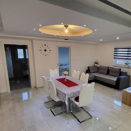 Apartma Lara Lesicno 외부 사진