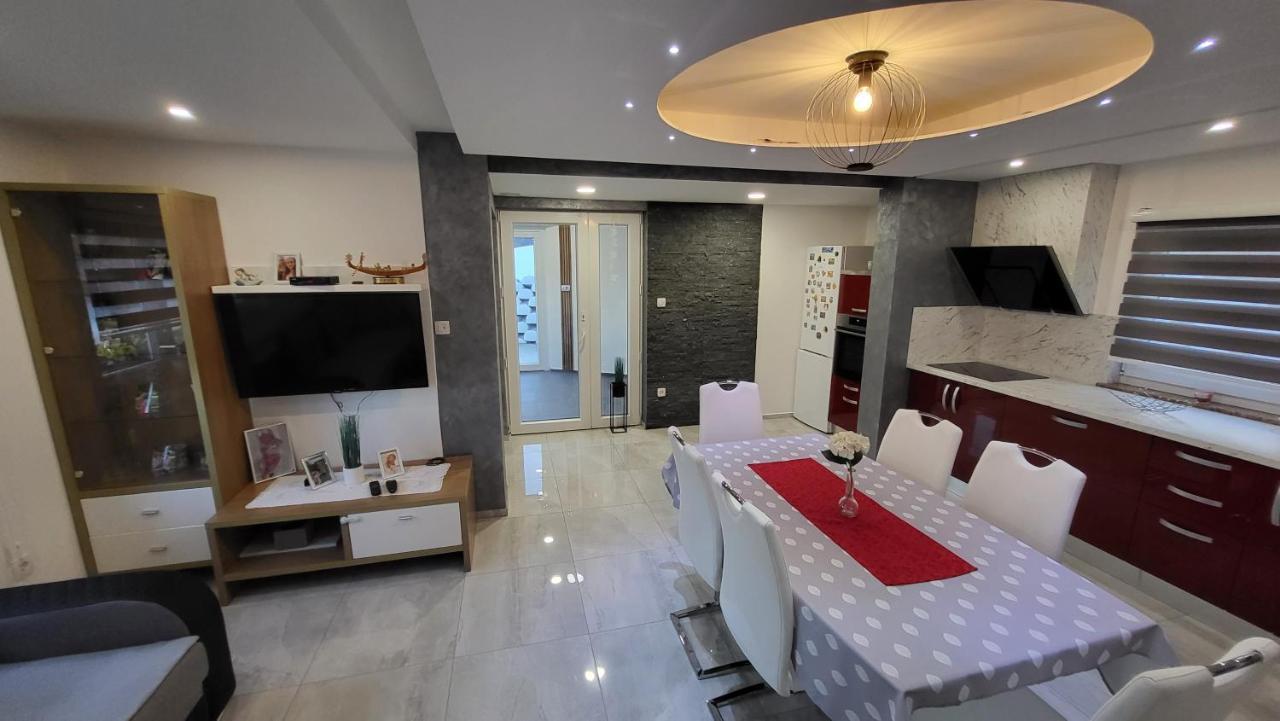 Apartma Lara Lesicno 외부 사진